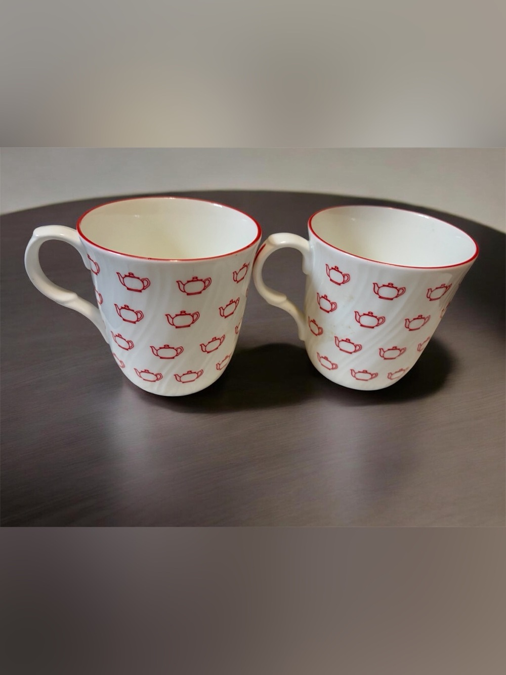 2 Sadler Wellington fine bone china tea cups white with Red Teapot pattern